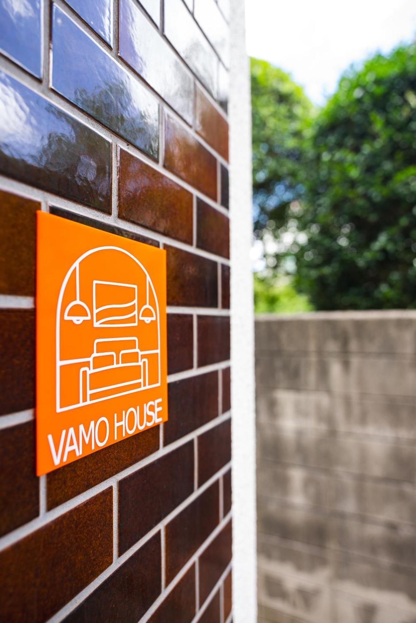 Vamo House *